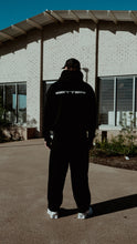 Load image into Gallery viewer, SETTER® &quot;AFFILIATED&quot; HEAVY CROP HOODIE - BLACK/WHITE
